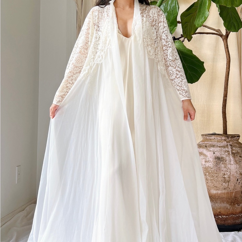 Wedding Gown / Robe Gossamer Vintage Nylon and Lace Dress - S-M - Picture 2 of 8